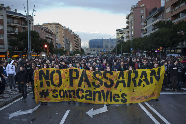 Protestes-Mossos-Sants-Enric-Catala EDIIMA20140527 0008 5